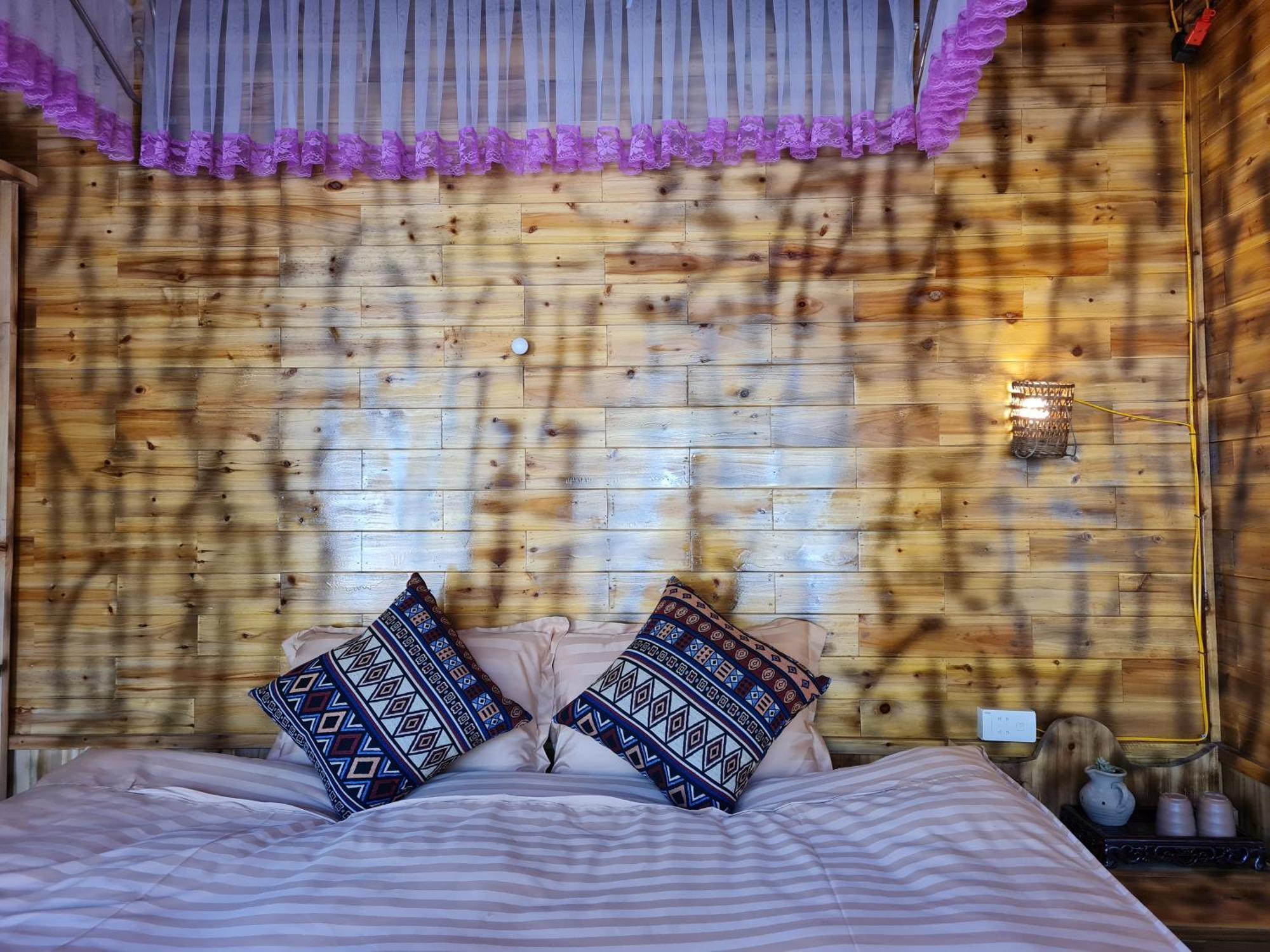 Nha Co Lao Xa Homestay Hmong & Bungalow Air Conditioner Донгван Экстерьер фото